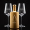 Weihnachtsgeschenk für Mama & Papa: Goldene Flasche mit zwei Gläsern (graviert)